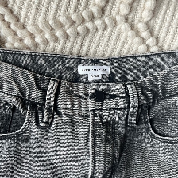 Good American Good 90’s Loose Fit Jeans - Picture 3 of 8